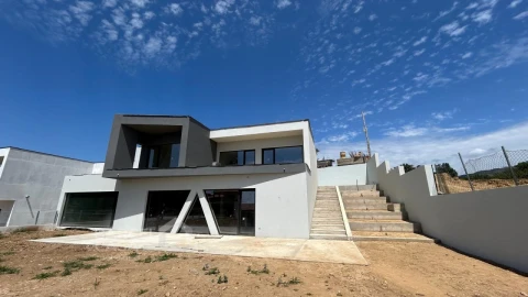 Moradia T4 para Venda em Rebordões (Souto)