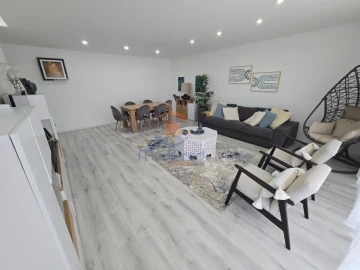 Apartamento T2 para Venda em Pontinha e Famões
