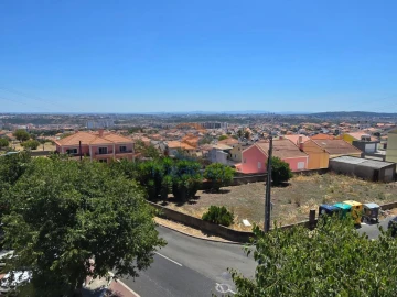 Apartamento T2 para Venda em Pontinha e Famões
