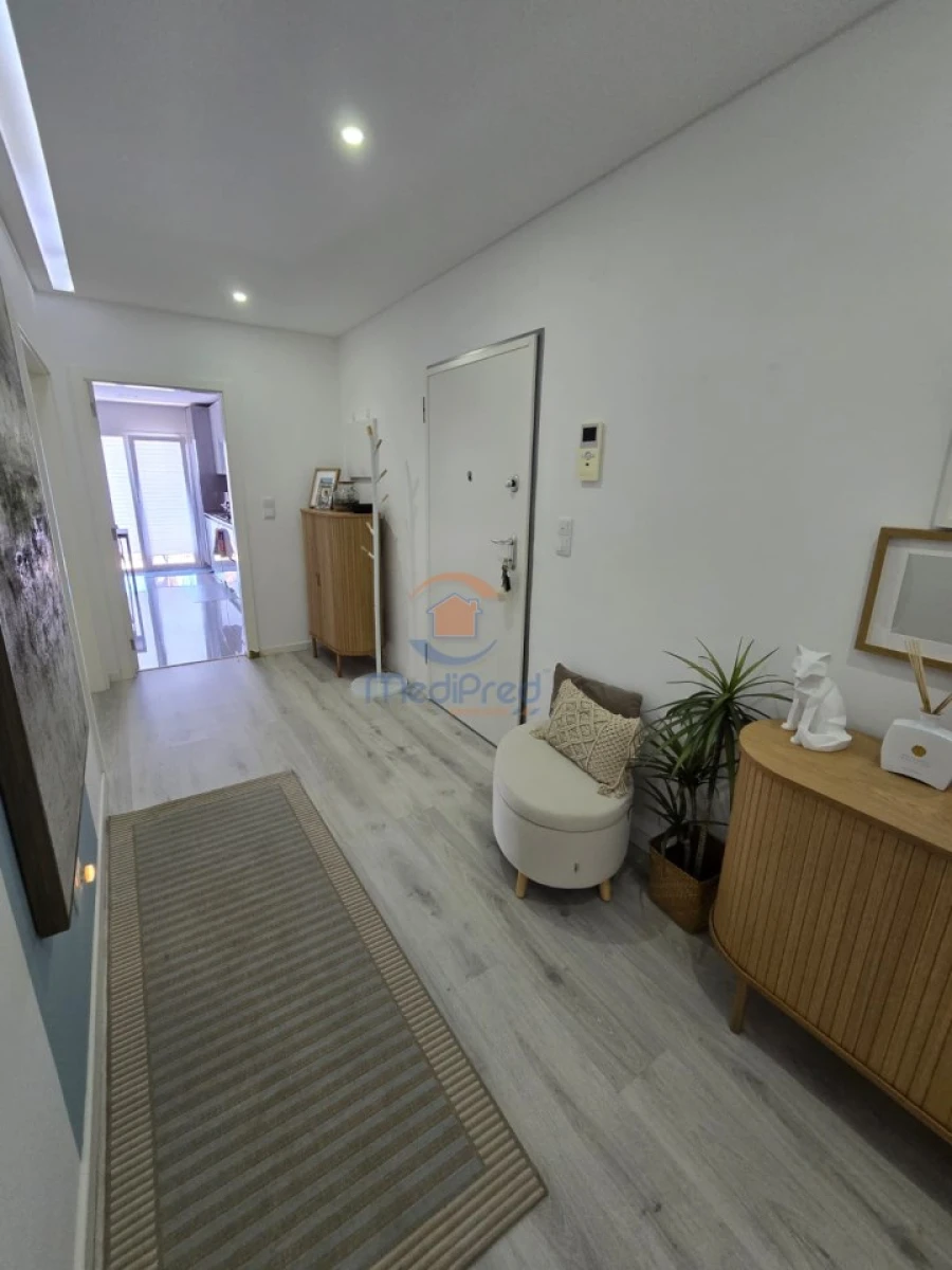Apartamento T2 para Venda em Pontinha e Famões Foto 7