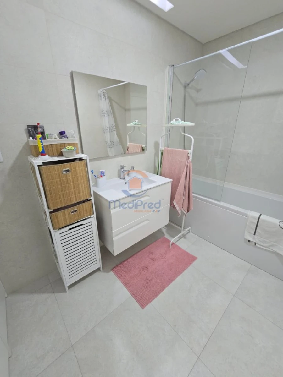 Apartamento T2 para Venda em Pontinha e Famões Foto 18