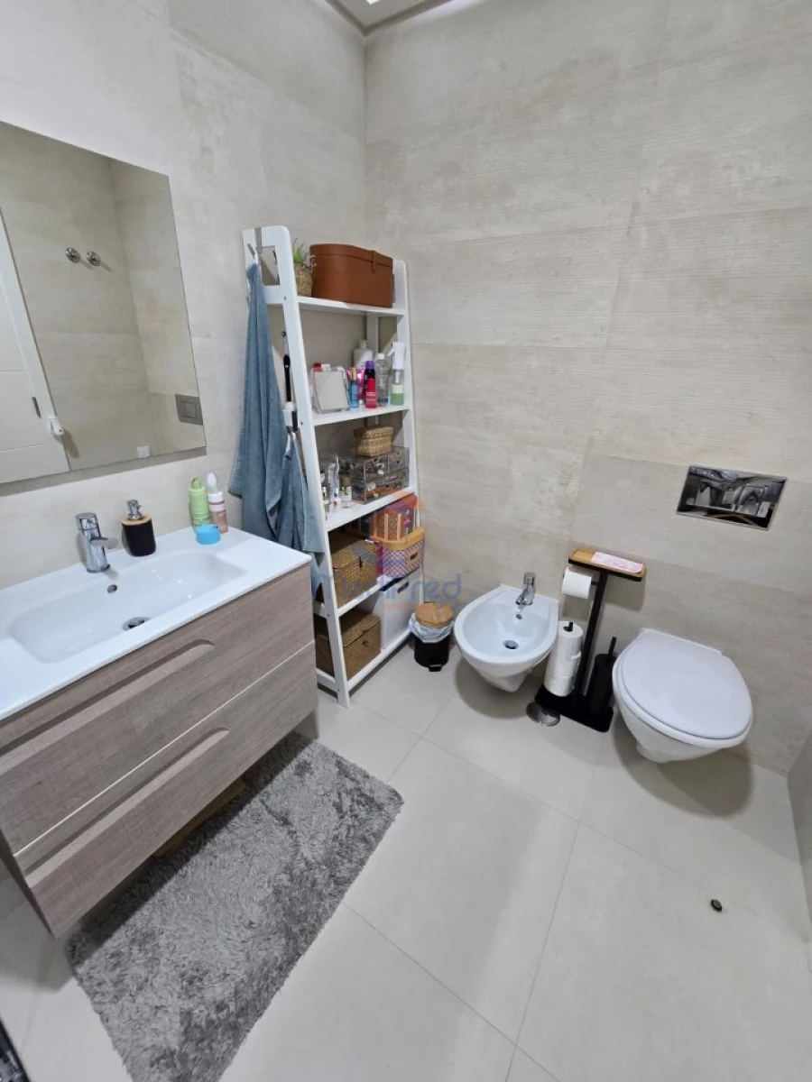 Apartamento T2 para Venda em Pontinha e Famões Foto 23