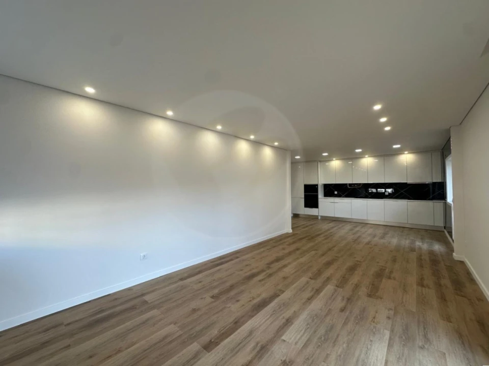 Apartamento T4 para Venda em Póvoa de Varzim, Beiriz e Argivai Foto 1