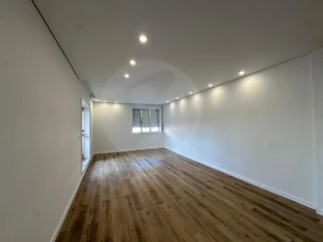 Apartamento T4 para Venda em Póvoa de Varzim, Beiriz e Argivai