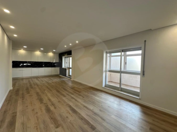 Apartamento T4 para Venda em Póvoa de Varzim, Beiriz e Argivai Foto 3