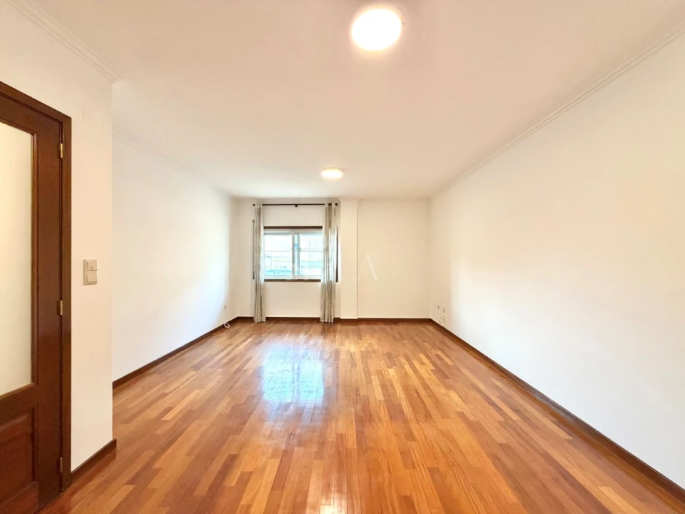 Apartamento T2 para Arrendamento em Gulpilhares e Valadares Foto 2