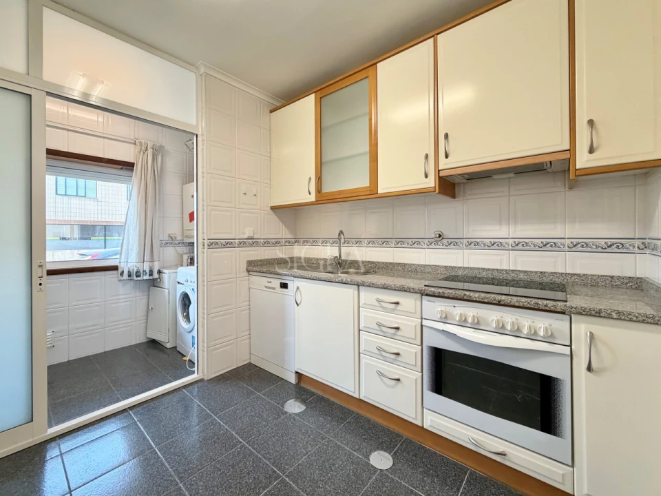 Apartamento T2 para Arrendamento em Gulpilhares e Valadares Foto 5