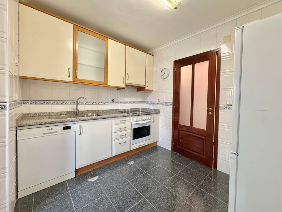 Apartamento T2 para Arrendamento em Gulpilhares e Valadares Foto 8