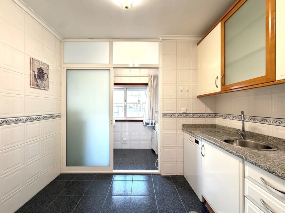Apartamento T2 para Arrendamento em Gulpilhares e Valadares Foto 9