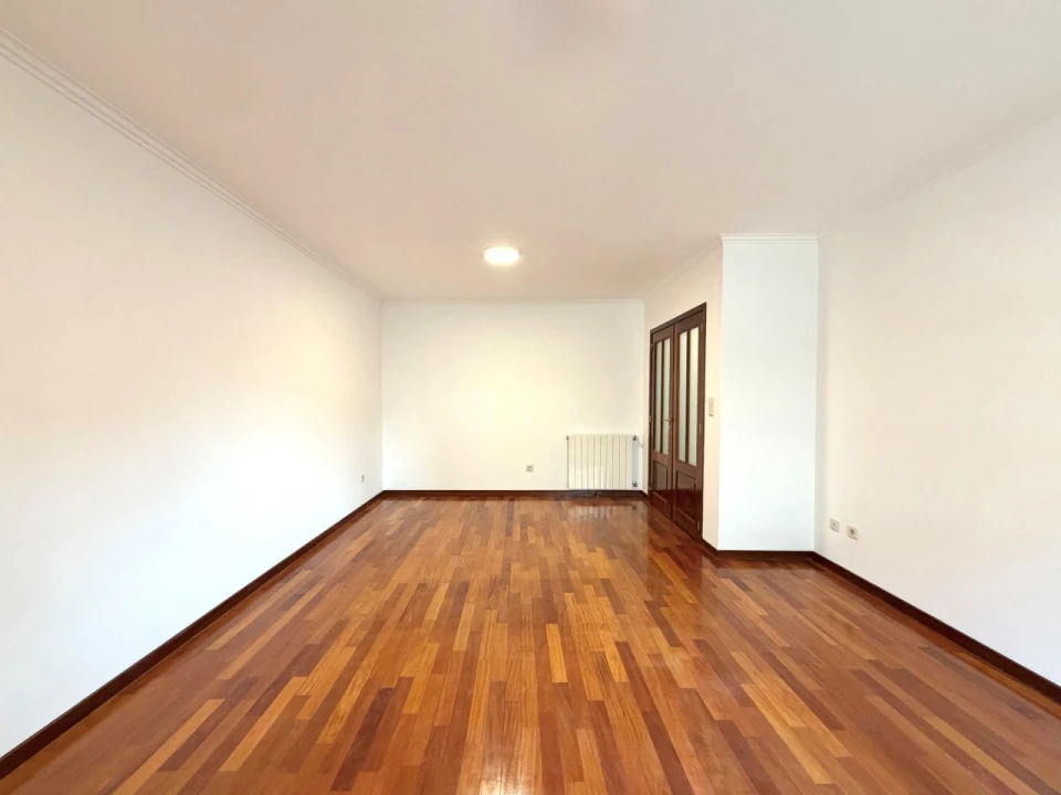 Apartamento T2 para Arrendamento em Gulpilhares e Valadares Foto 3
