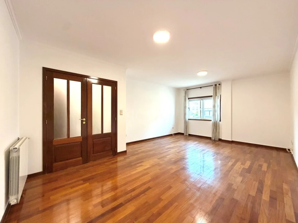 Apartamento T2 para Arrendamento em Gulpilhares e Valadares Foto 1