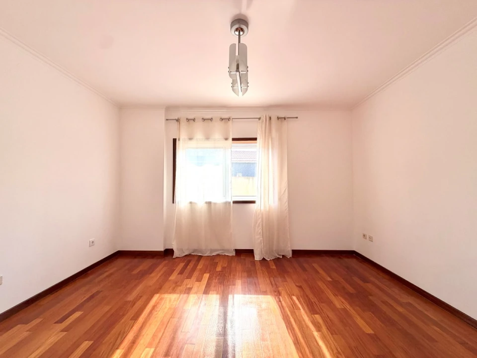 Apartamento T2 para Arrendamento em Gulpilhares e Valadares Foto 12