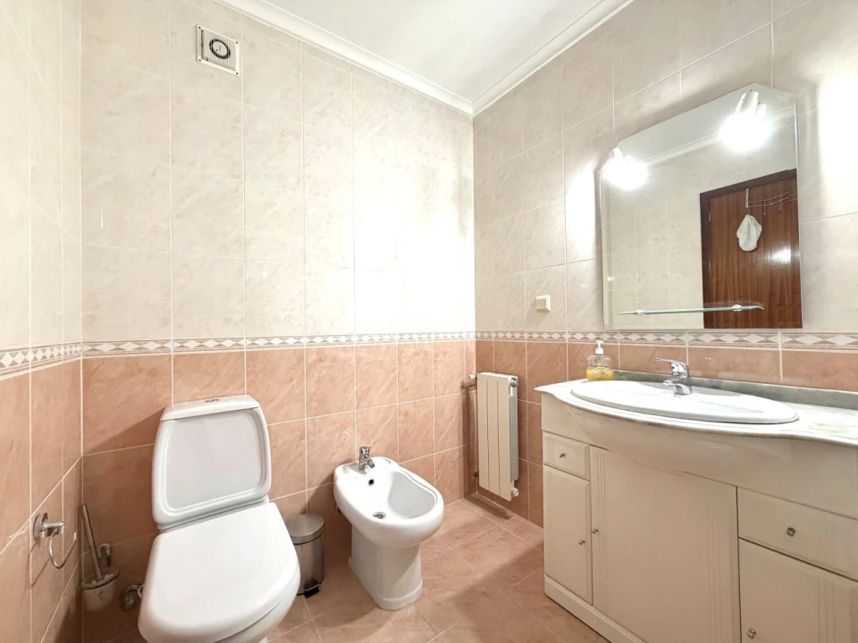 Apartamento T2 para Arrendamento em Gulpilhares e Valadares Foto 22