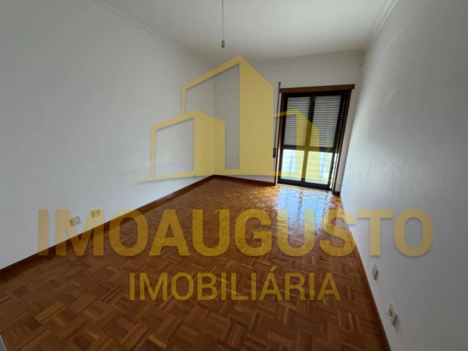 Apartamento T3 para Venda em Guarda Foto 4