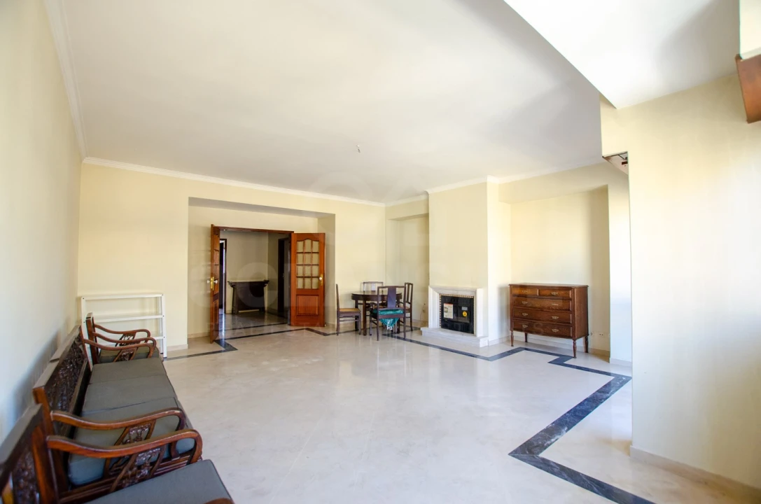 Apartamento T3 para Venda em Carnide Foto 5