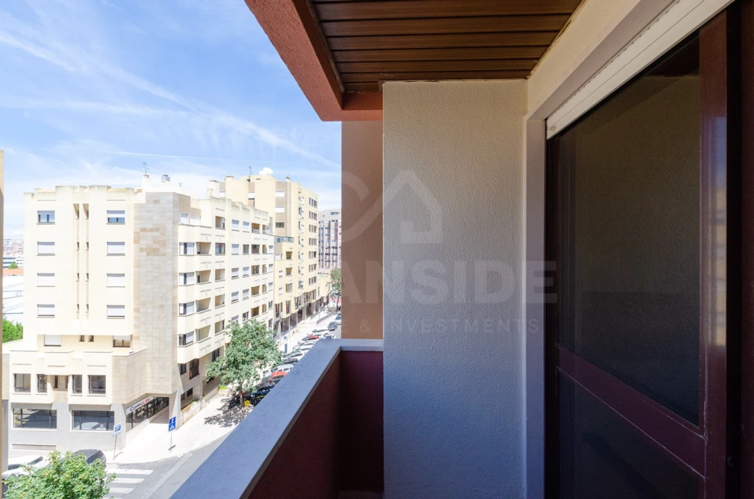 Apartamento T3 para Venda em Carnide Foto 7
