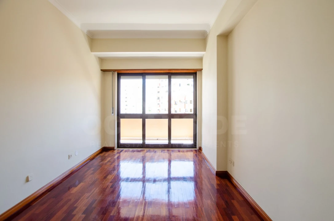 Apartamento T3 para Venda em Carnide Foto 22