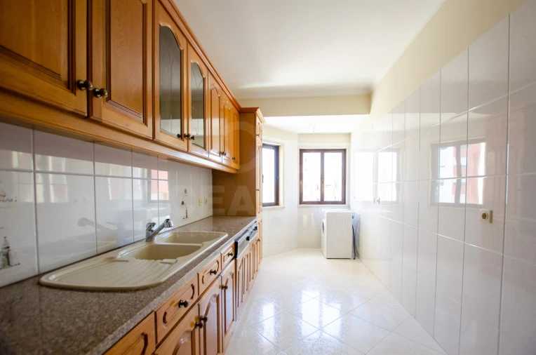 Apartamento T3 para Venda em Carnide Foto 12