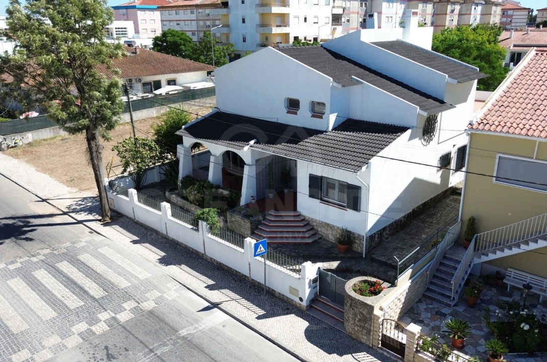 Moradia T7 para Venda em Benavente Foto 1