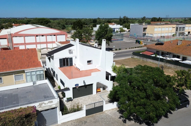 Moradia T7 para Venda em Benavente Foto 59