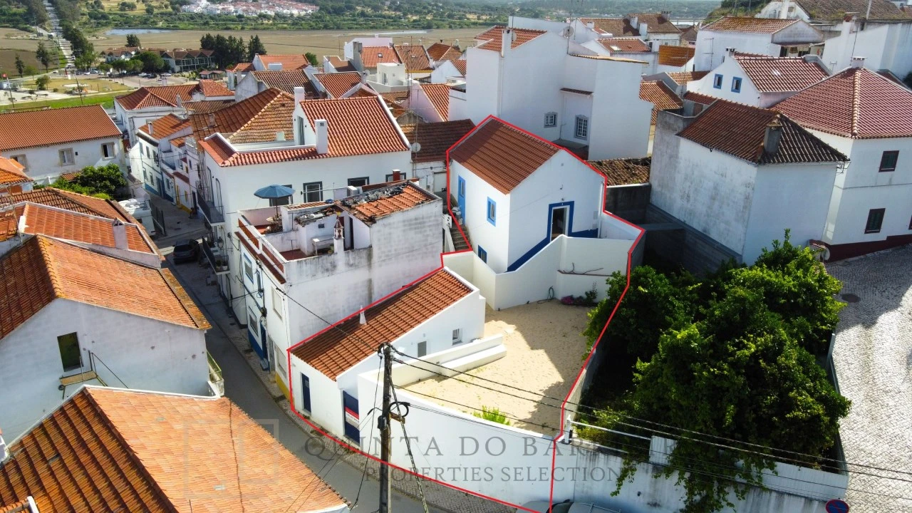 Moradia T3 para Venda em Santa Maria do Castelo e Santiago e Santa Susana Foto 2