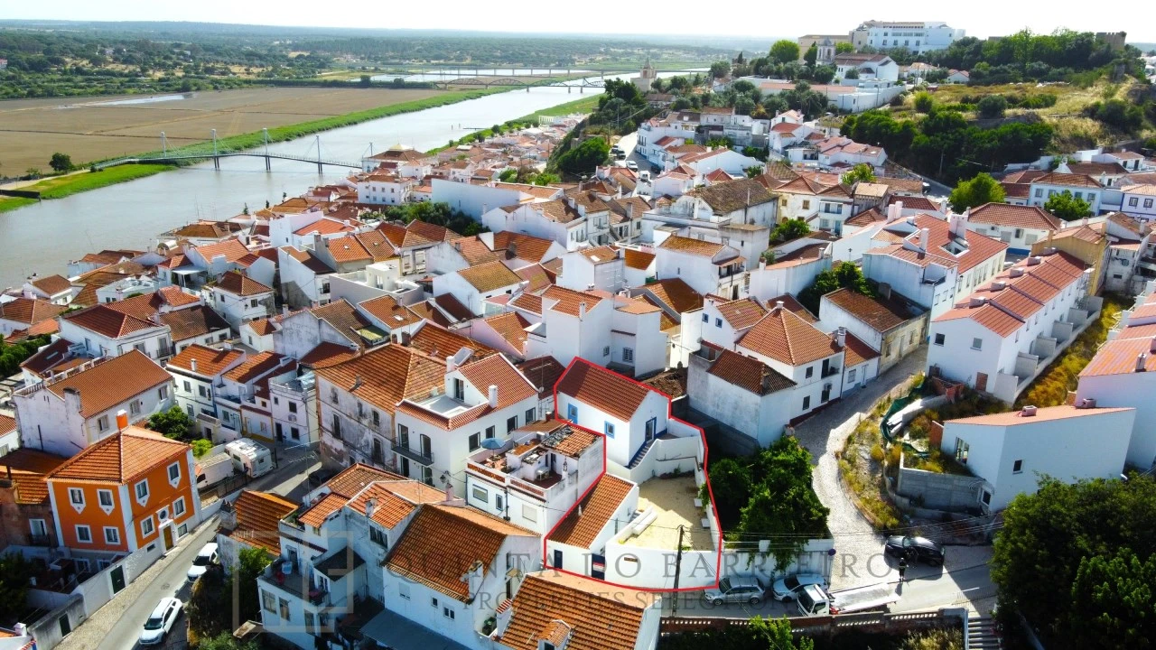 Moradia T3 para Venda em Santa Maria do Castelo e Santiago e Santa Susana Foto 4
