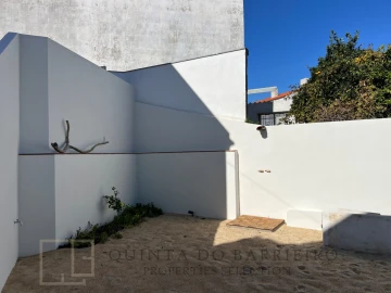 Moradia T3 para Venda em Santa Maria do Castelo e Santiago e Santa Susana