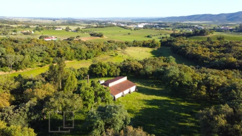 Quinta T6 para Venda em Rio de Moinhos