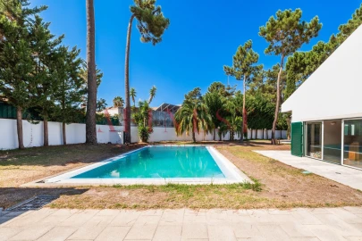Moradia T4 para Venda em Corroios