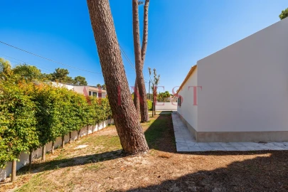 Moradia T4 para Venda em Corroios