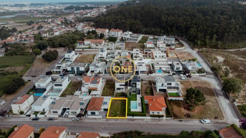Terreno para Venda em Póvoa de Varzim, Beiriz e Argivai