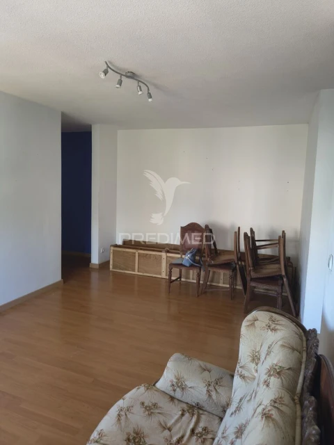 Apartamento T3 para Venda em Santo António dos Cavaleiros e Frielas
