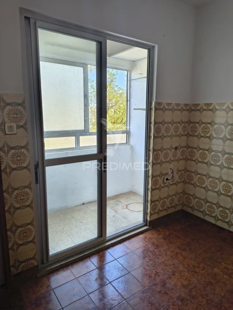 Apartamento T3 para Venda em Santo António dos Cavaleiros e Frielas