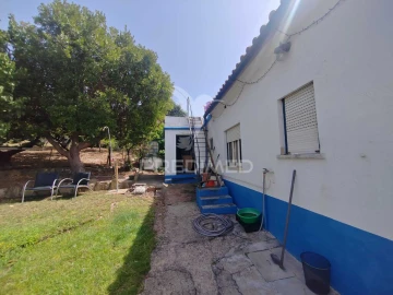 Moradia T2 para Venda em Santa Maria, São Pedro e Matacães