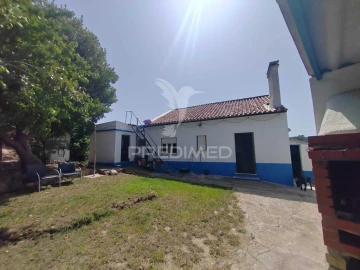Moradia T2 para Venda em Santa Maria, São Pedro e Matacães