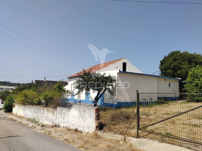 Moradia T2 para Venda em Santa Maria, São Pedro e Matacães Foto 6