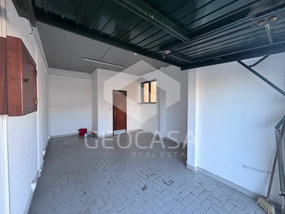 Garagem para Arrendamento em Santa Maria e São Miguel, São Martinho, São Pedro Penaferrim Foto 1