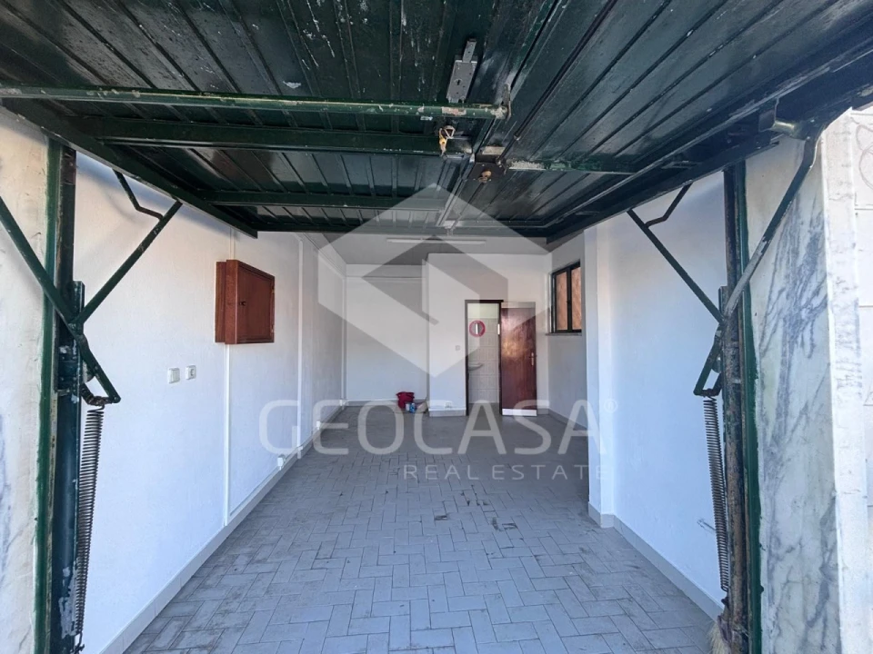 Garagem para Arrendamento em Santa Maria e São Miguel, São Martinho, São Pedro Penaferrim Foto 7