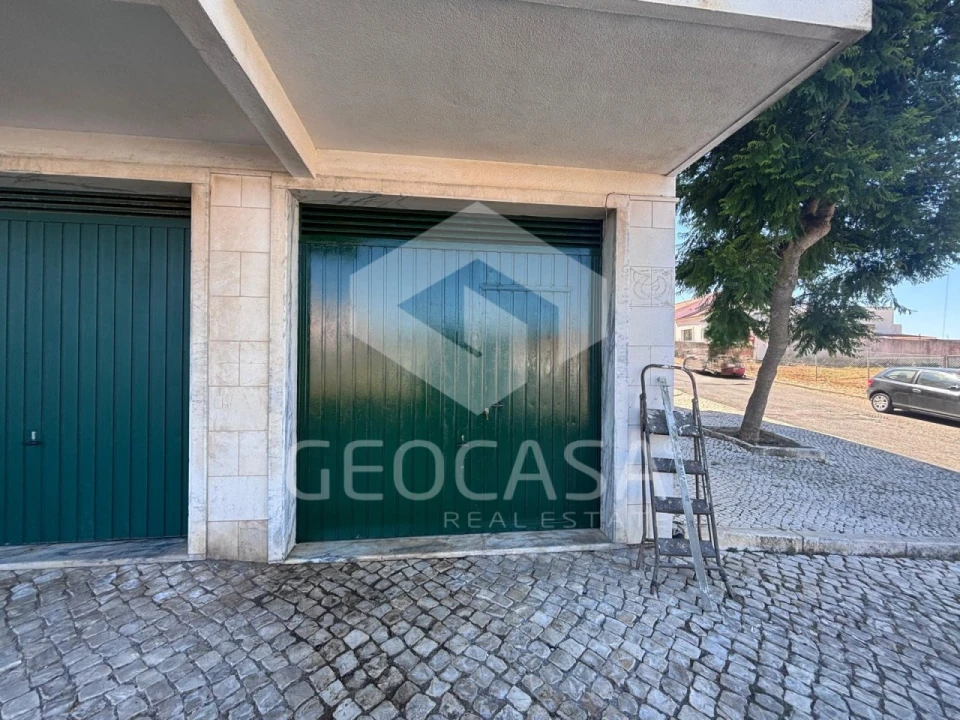 Garagem para Arrendamento em Santa Maria e São Miguel, São Martinho, São Pedro Penaferrim Foto 8