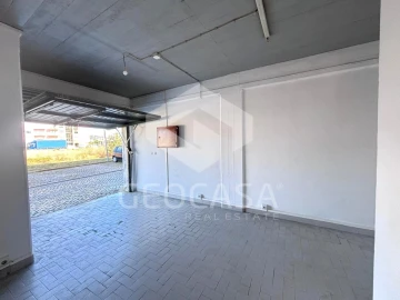 Garagem para Arrendamento em Santa Maria e São Miguel, São Martinho, São Pedro Penaferrim