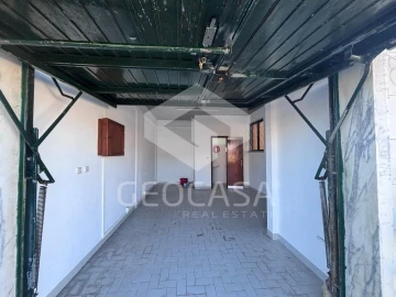 Garagem para Arrendamento em Santa Maria e São Miguel, São Martinho, São Pedro Penaferrim