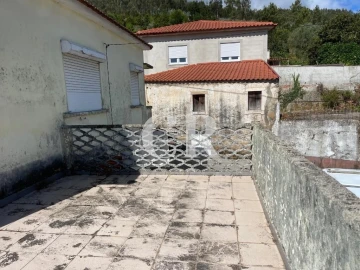 Moradia T2 para Venda em Lavegadas