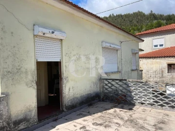 Moradia T2 para Venda em Lavegadas