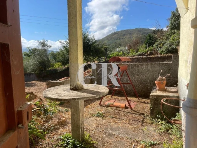 Moradia T2 para Venda em Lavegadas Foto 6