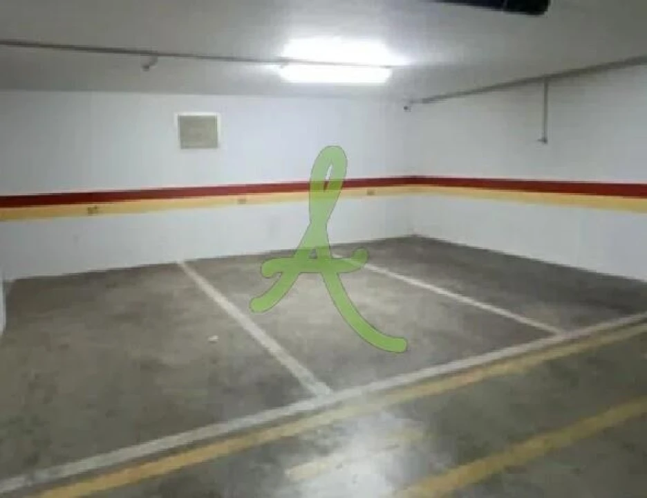 Garagem para Venda em Portimão Foto 1