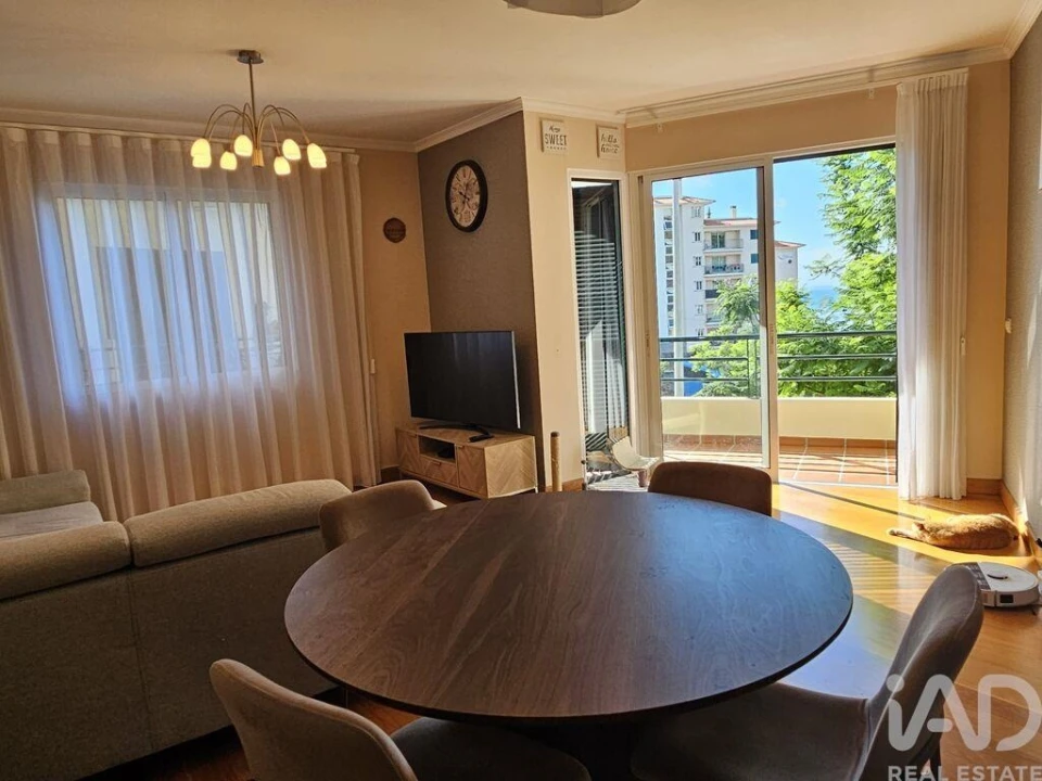 Apartamento T2 para Venda em Caniço Foto 3