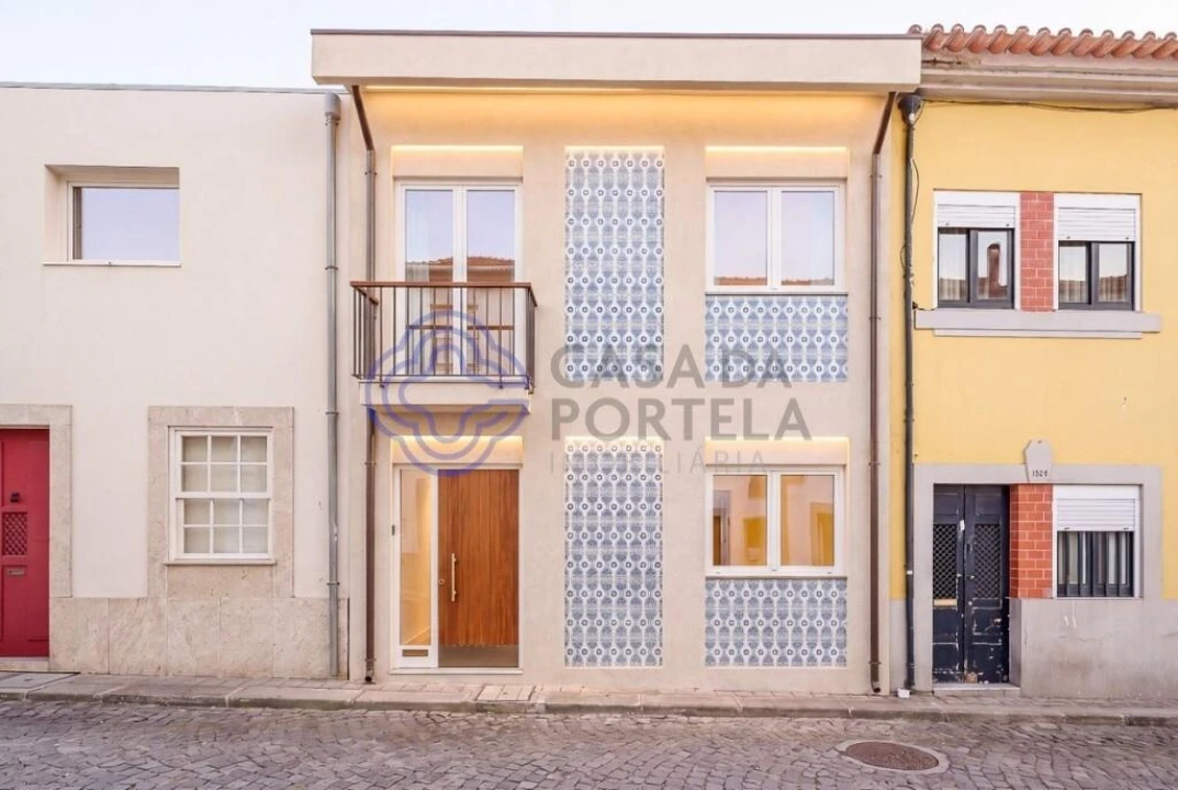 Moradia T5 para Venda em Aldoar, Foz do Douro e Nevogilde Foto 1