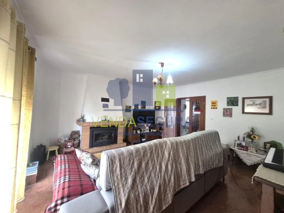 Moradia T4 para Venda em Safara e Santo Aleixo da Restauração Foto 4