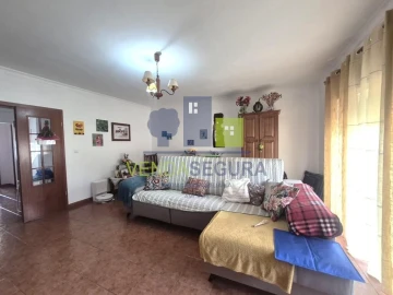 Moradia T4 para Venda em Safara e Santo Aleixo da Restauração