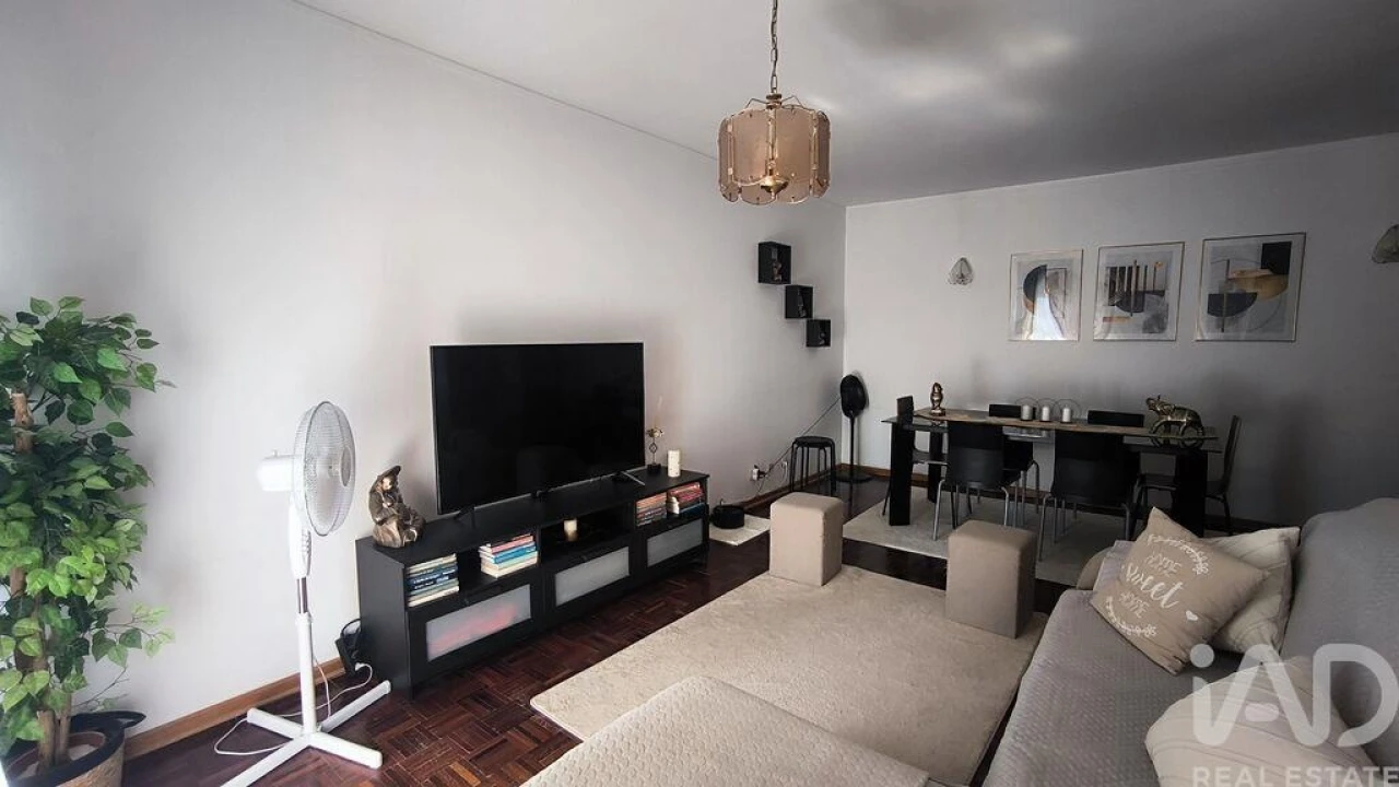 Apartamento T3 para Venda em Faro (Sé e São Pedro) Foto 1
